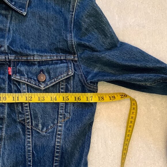 Levi Strauss Denim Trucker Jacket Womens Size 34 Vintage Made in Canada Med Wash - Picture 8 of 9